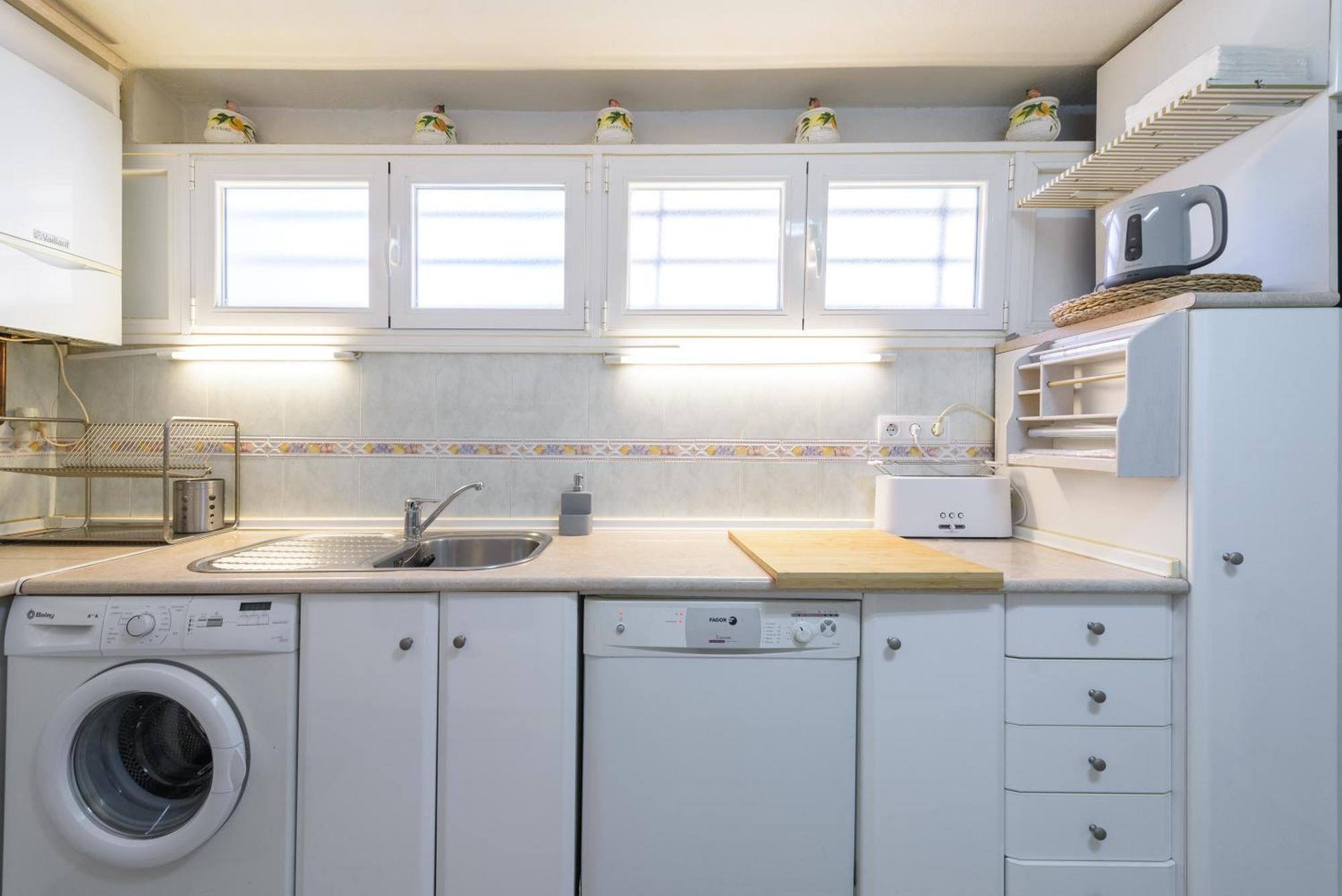 מדריד Sabadell Calle, Casa Familiar De 3 Dormitorios Con Terraza Junto Metro Fuencarral מראה חיצוני תמונה